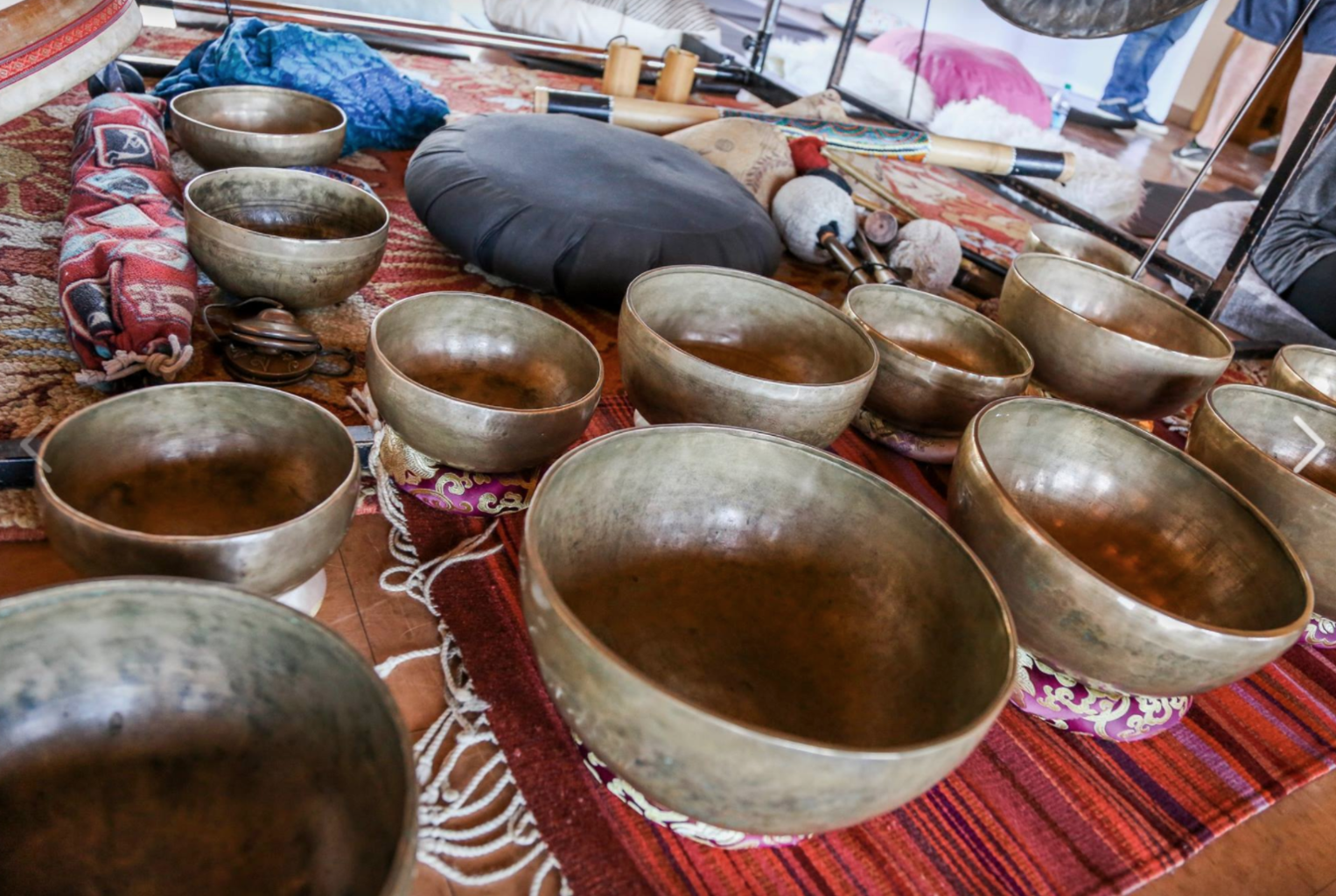 Singing bowls as part of the sound bath