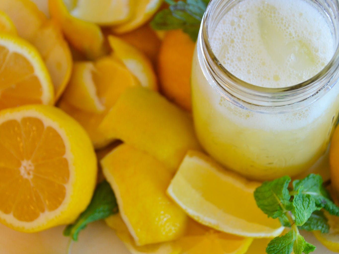 diy_recipe_cbd_infused_lemonade_spritzers_with_basil_d714904824