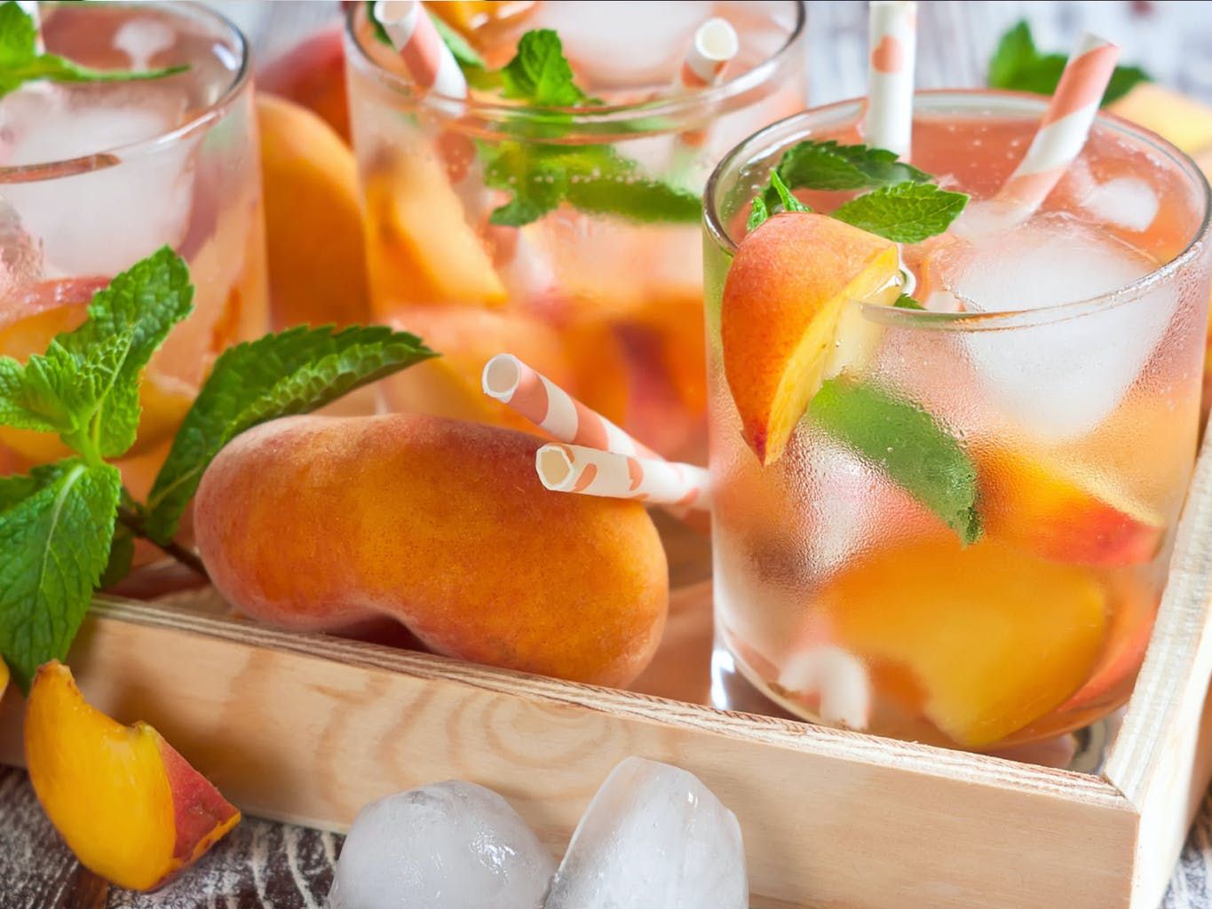 diy_recipe_iced_sun_tea_with_marijuana_infused_peach_ice_cubes_41ddaccd70