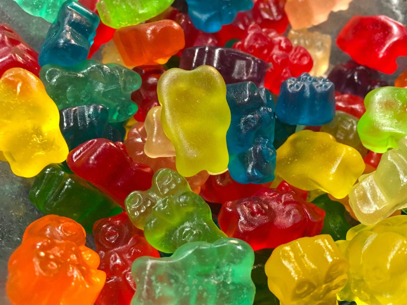 diy_recipe_marijuana_gummies_50e4deb582